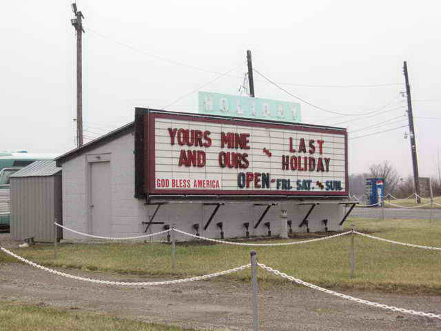 Holiday Auto Theatre - 2006 Photo (newer photo)